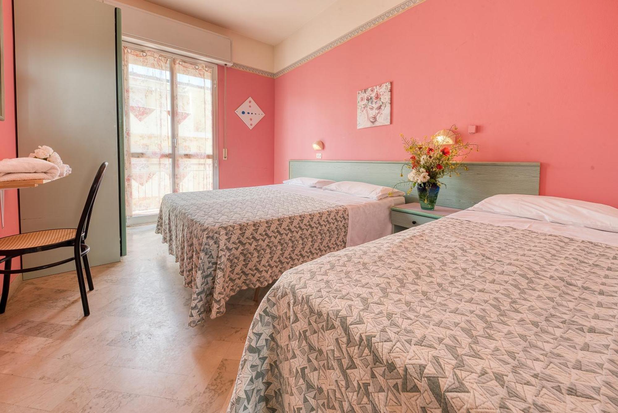 Hotel Sabbia D'Oro Римини Екстериор снимка