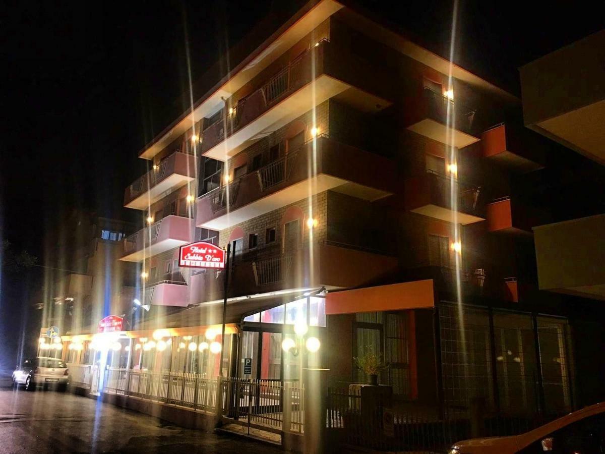 Hotel Sabbia D'Oro Римини Екстериор снимка