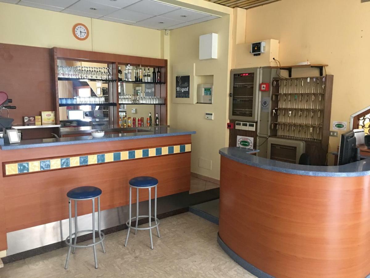 Hotel Sabbia D'Oro Римини Екстериор снимка