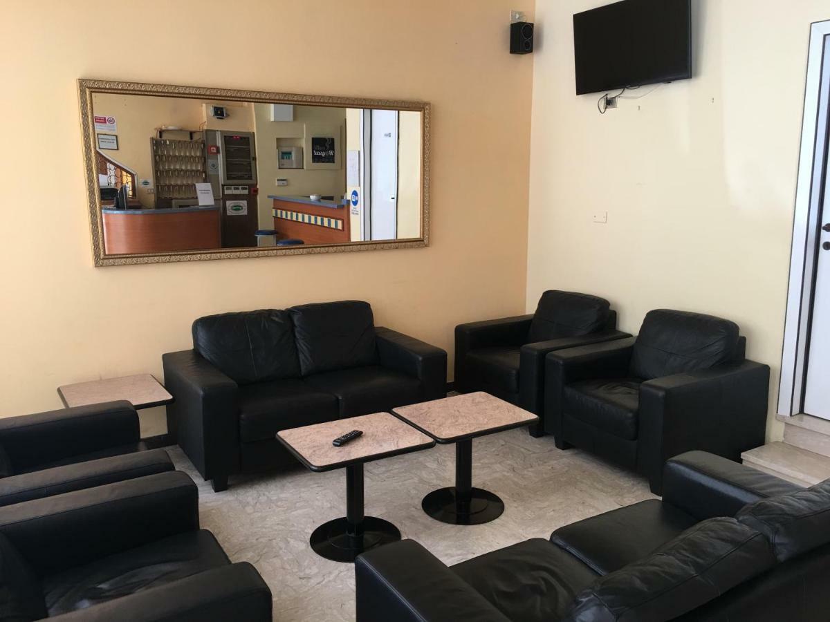 Hotel Sabbia D'Oro Римини Екстериор снимка