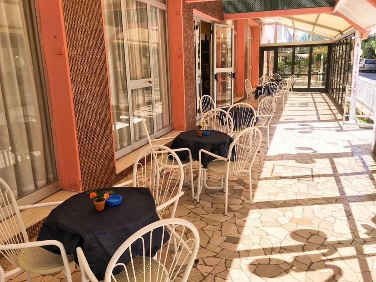 Hotel Sabbia D'Oro Римини Екстериор снимка