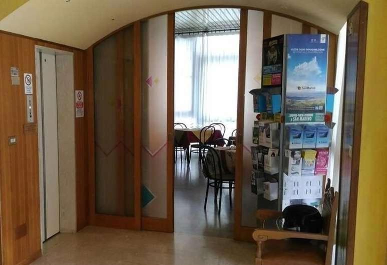 Hotel Sabbia D'Oro Римини Екстериор снимка